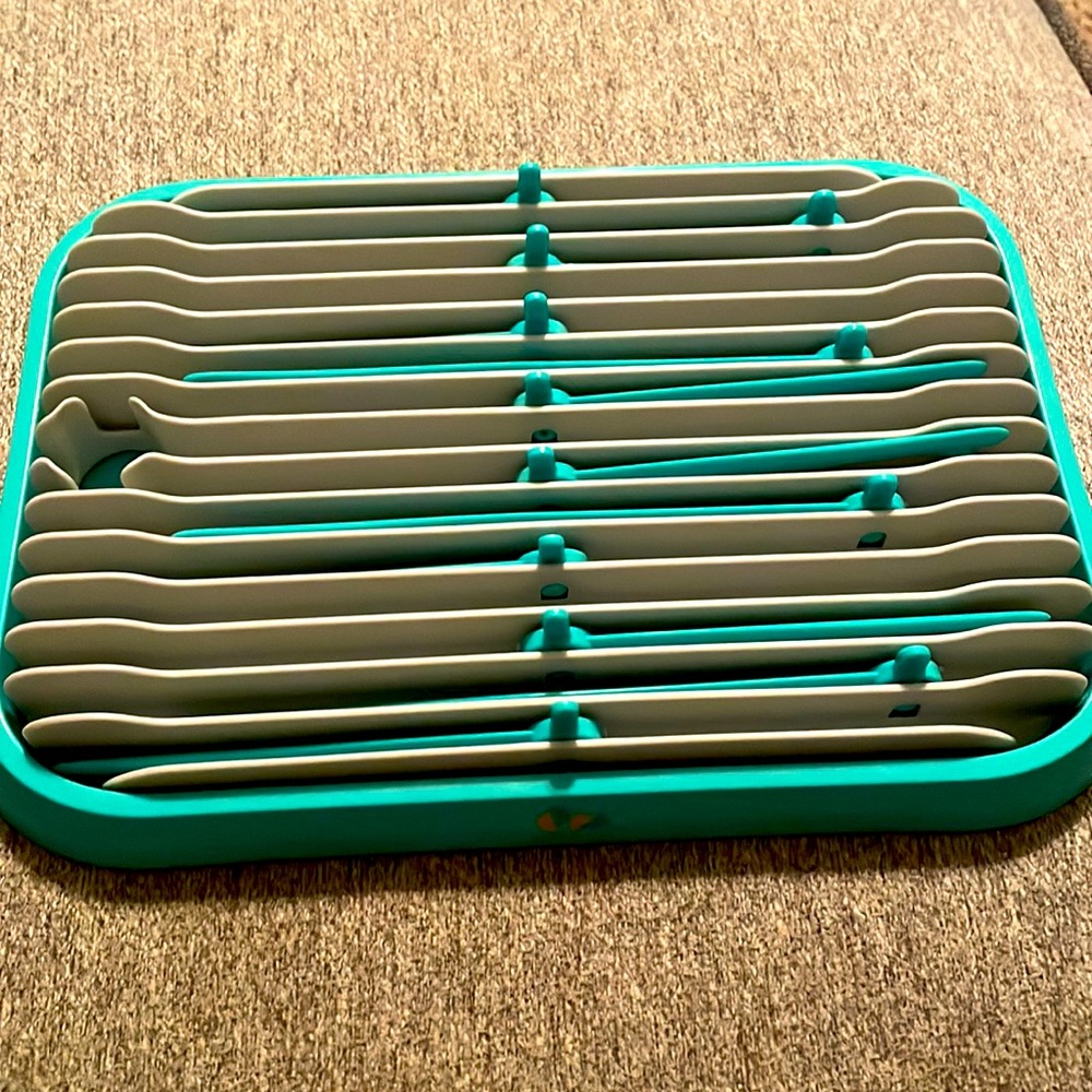 Baby Feet Bottle Drying Rack with drain tray